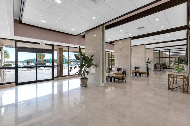 300 Bayview Dr PH-06, Sunny Isles Beach, FL 33160