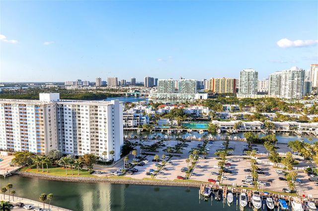 300 Bayview Dr PH-06, Sunny Isles Beach, FL 33160