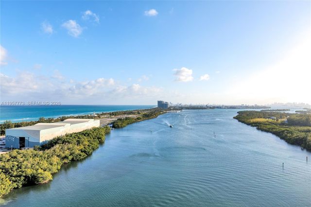 300 Bayview Dr PH-06, Sunny Isles Beach, FL 33160