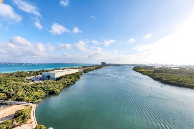 300 Bayview Dr PH-06, Sunny Isles Beach, FL 33160