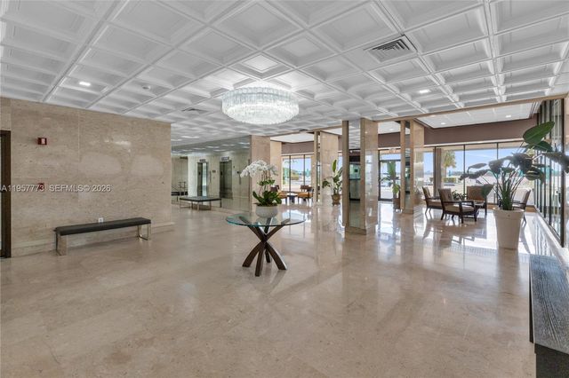 300 Bayview Dr PH-06, Sunny Isles Beach, FL 33160
