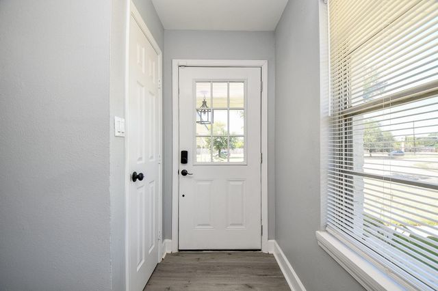 5429 De Lange Lane, Houston, TX 77092