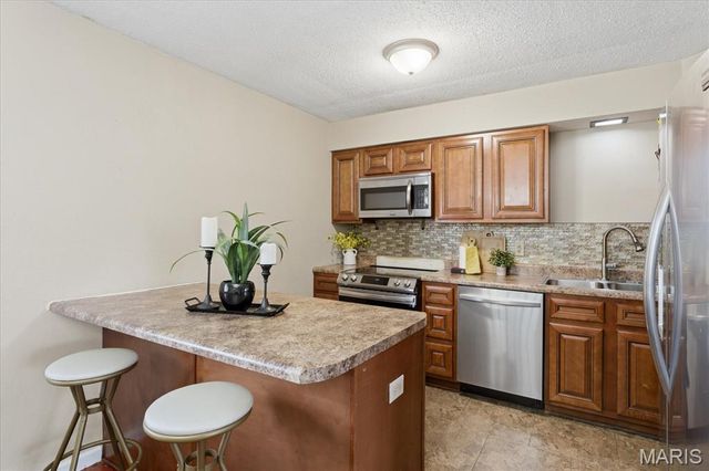 212 Castellano Drive, Swansea, IL 62226