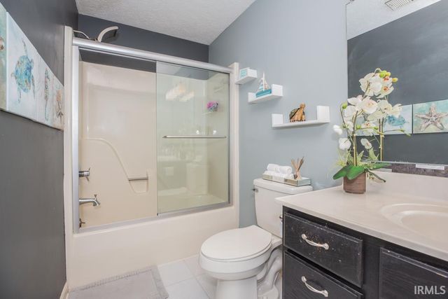 8929 Southport Drive, Evansville, IN 47711