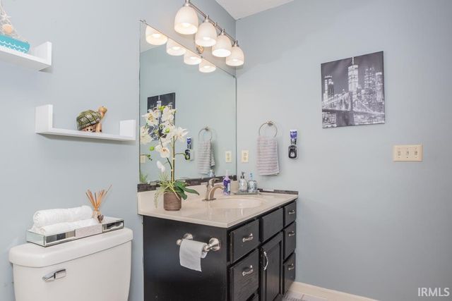 8929 Southport Drive, Evansville, IN 47711