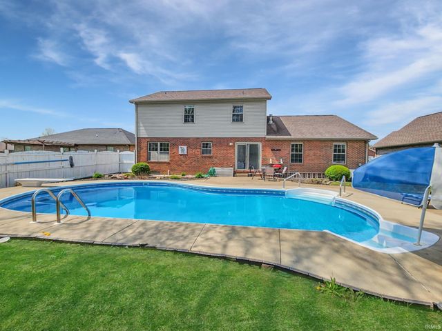 8929 Southport Drive, Evansville, IN 47711