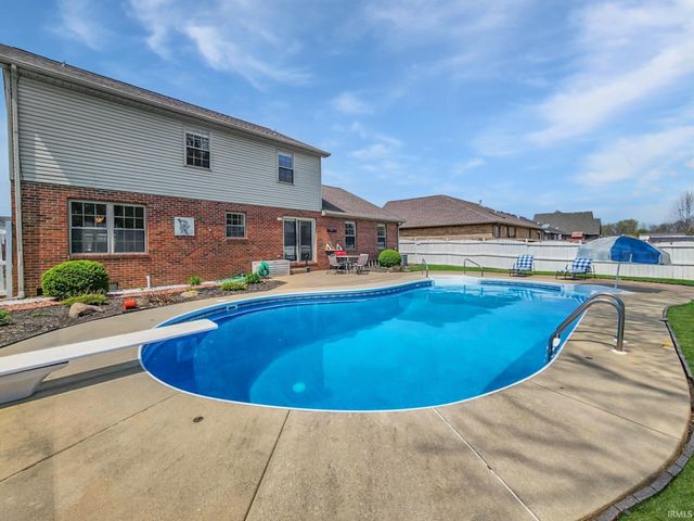 8929 Southport Drive, Evansville, IN 47711