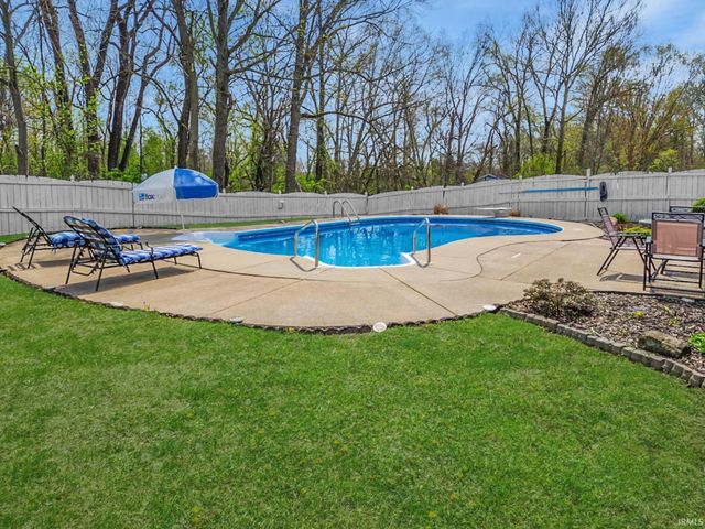 8929 Southport Drive, Evansville, IN 47711