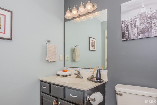 8929 Southport Drive, Evansville, IN 47711