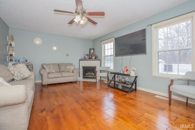 8929 Southport Drive, Evansville, IN 47711