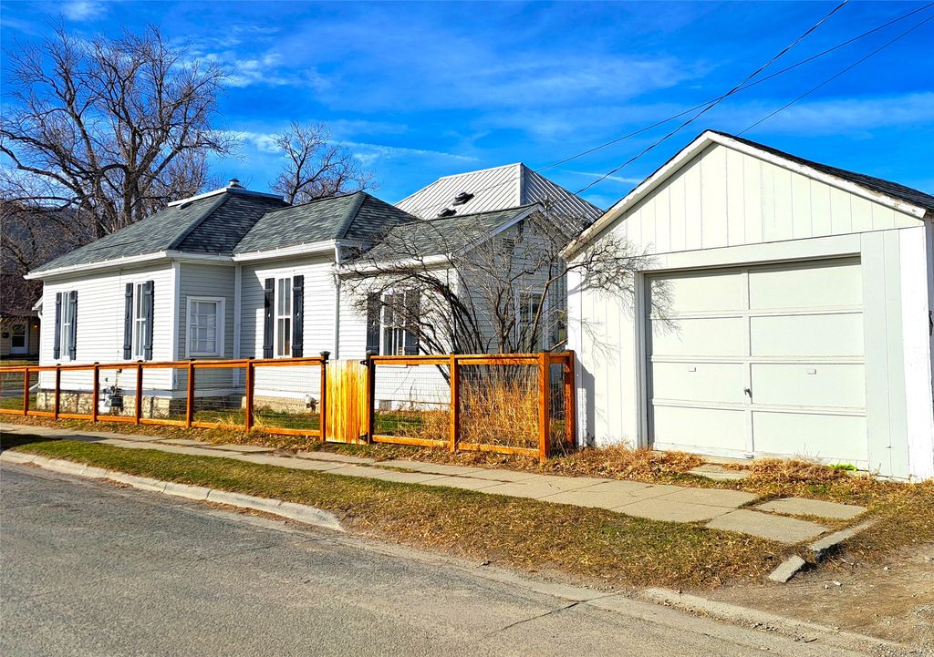 1026 11th Avenue, Helena, MT 59601 photo 2