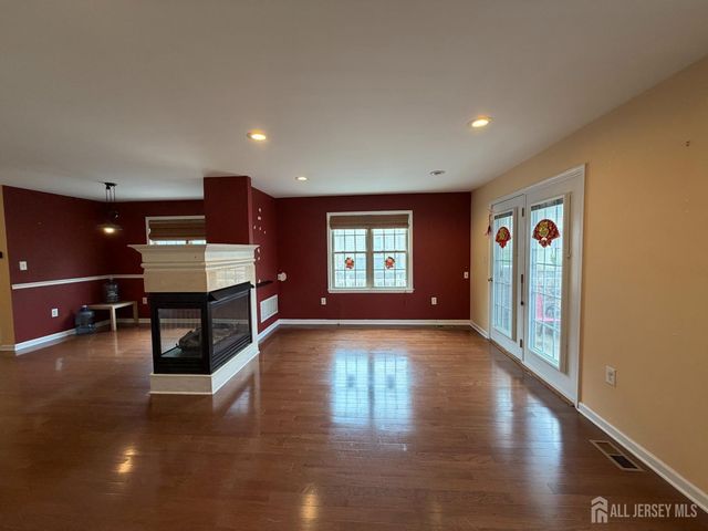 247 River Road, Piscataway, NJ 08854