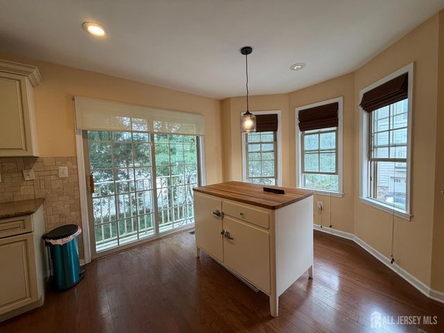 247 River Road, Piscataway, NJ 08854