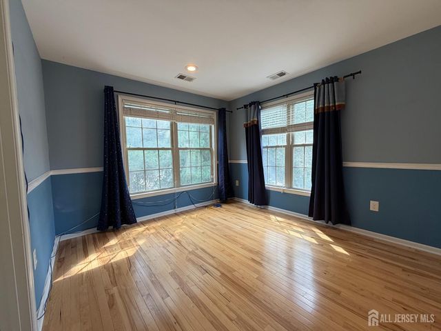 247 River Road, Piscataway, NJ 08854