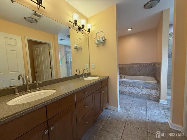 247 River Road, Piscataway, NJ 08854