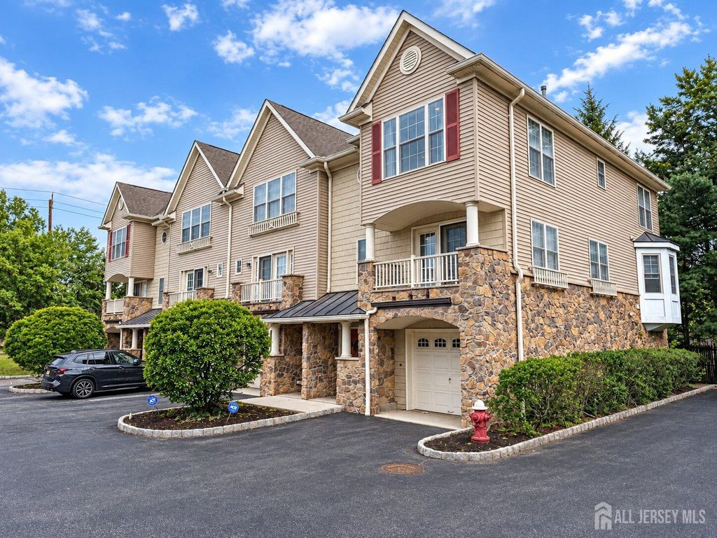 247 River Road, Piscataway, NJ 08854