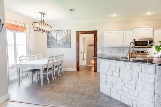 510 Avenue S, Shallowater, TX 79363