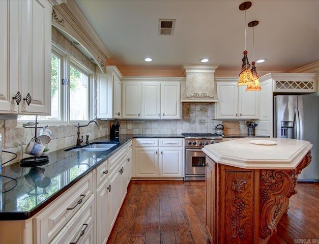 774 Springwood Rd, Hot Springs, AR 71913