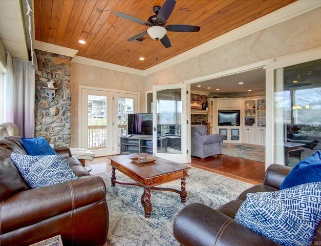 774 Springwood Rd, Hot Springs, AR 71913