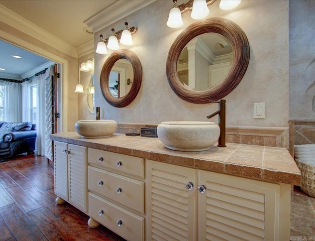 774 Springwood Rd, Hot Springs, AR 71913