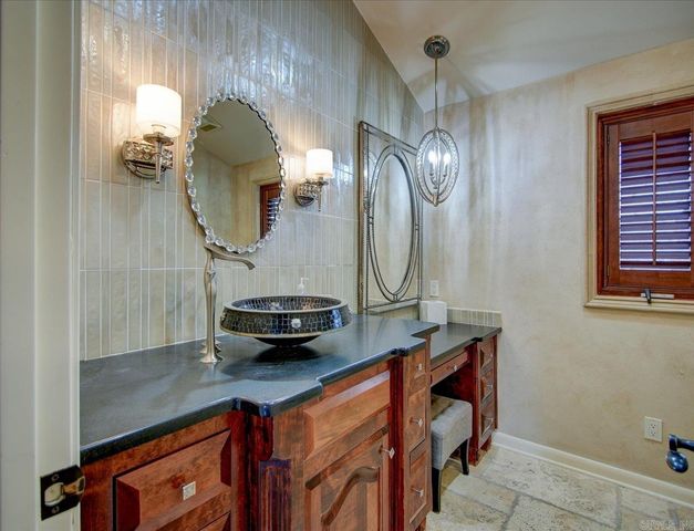 774 Springwood Rd, Hot Springs, AR 71913