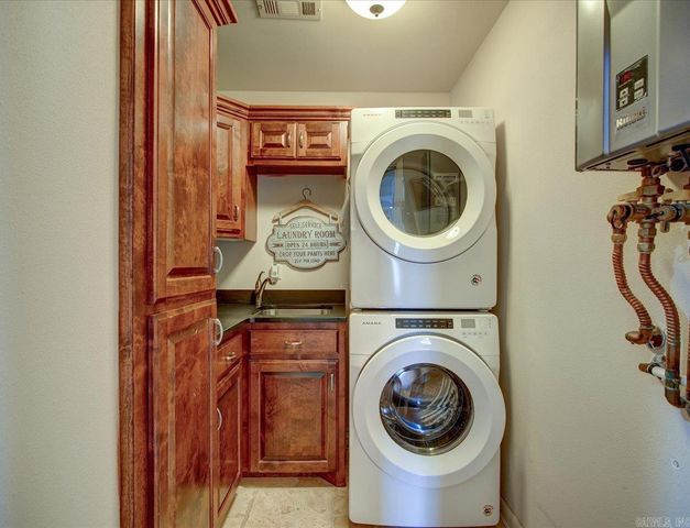 774 Springwood Rd, Hot Springs, AR 71913