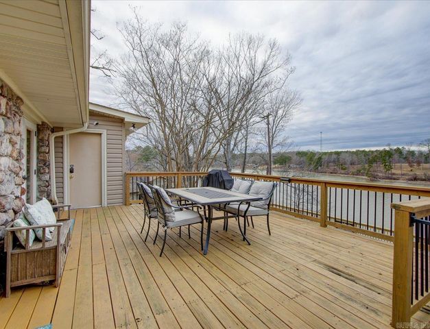 774 Springwood Rd, Hot Springs, AR 71913