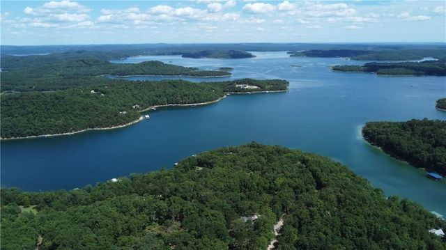 19244 Eagle Point Road, Garfield, AR 72732