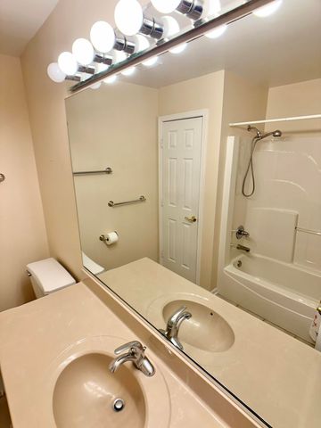 9814 Wildwood Court 1c, Highland, IN 46322