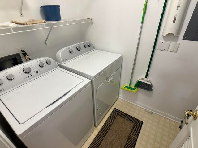 9814 Wildwood Court 1c, Highland, IN 46322