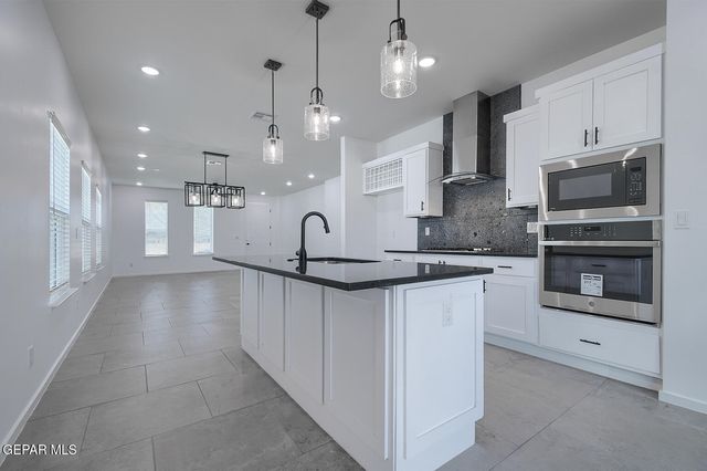 13872 CAROLINA PONCE Avenue, Horizon City, TX 79928