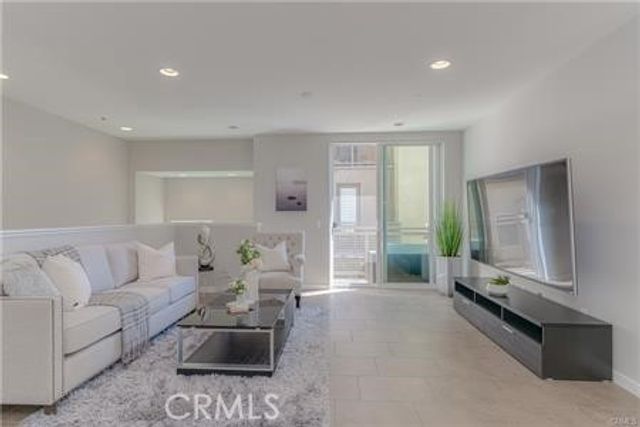 37 Waldorf, Irvine, CA 92612