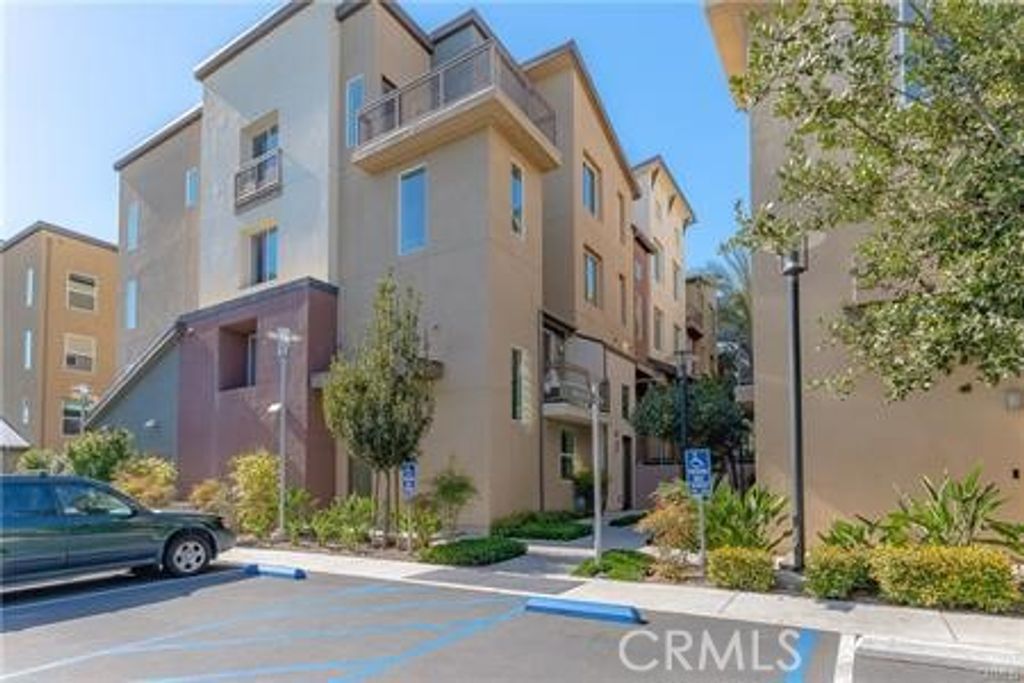 37 Waldorf, Irvine, CA 92612