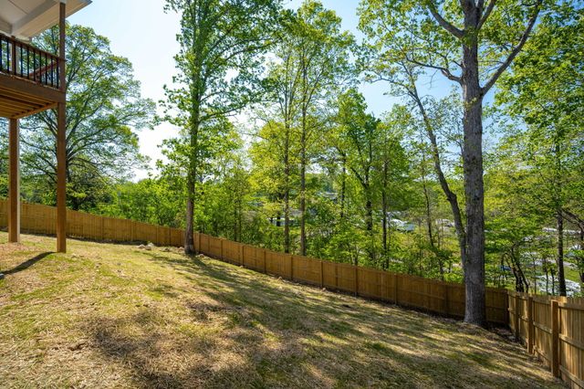 42 Battle Bluff Dr, Rossville, GA 30741