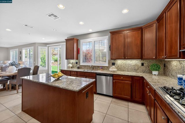 6 Tullach Pl, Hayward, CA 94542