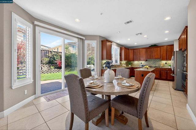 6 Tullach Pl, Hayward, CA 94542