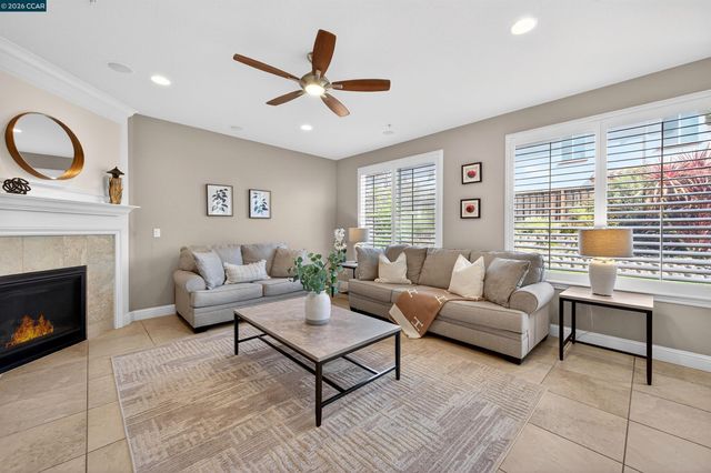 6 Tullach Pl, Hayward, CA 94542