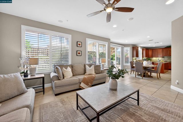 6 Tullach Pl, Hayward, CA 94542