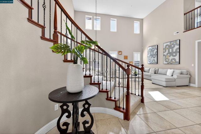 6 Tullach Pl, Hayward, CA 94542