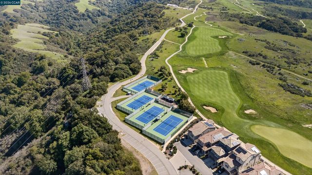 6 Tullach Pl, Hayward, CA 94542