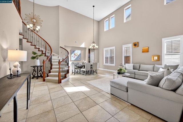 6 Tullach Pl, Hayward, CA 94542