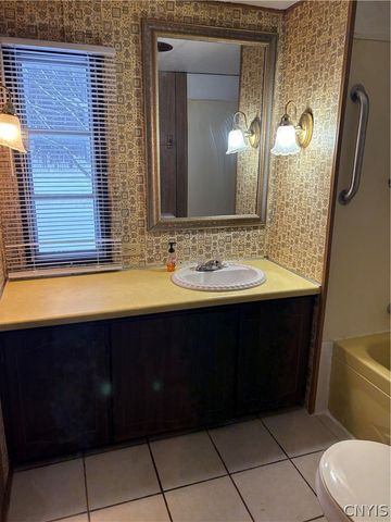 2590 County Route 176, Volney, NY 13069