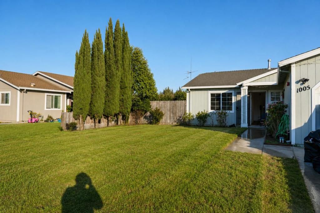 Image 3 of property listing at 1005 Heidi Drive, Greenfield, CA 93927