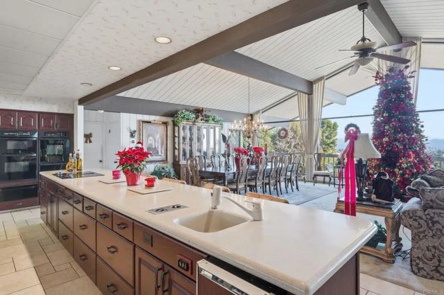 9902 Heavenly Way, La Mesa, CA 91941