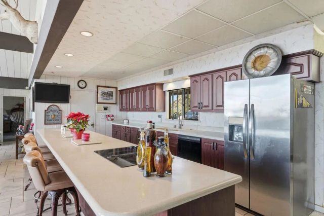 9902 Heavenly Way, La Mesa, CA 91941