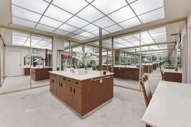 9902 Heavenly Way, La Mesa, CA 91941