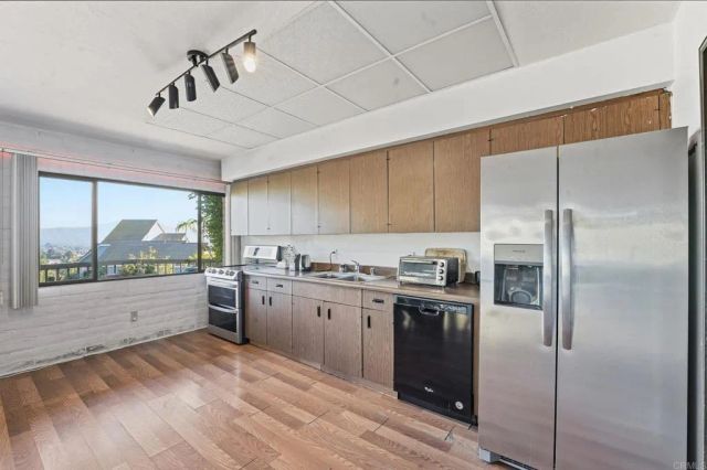 9902 Heavenly Way, La Mesa, CA 91941