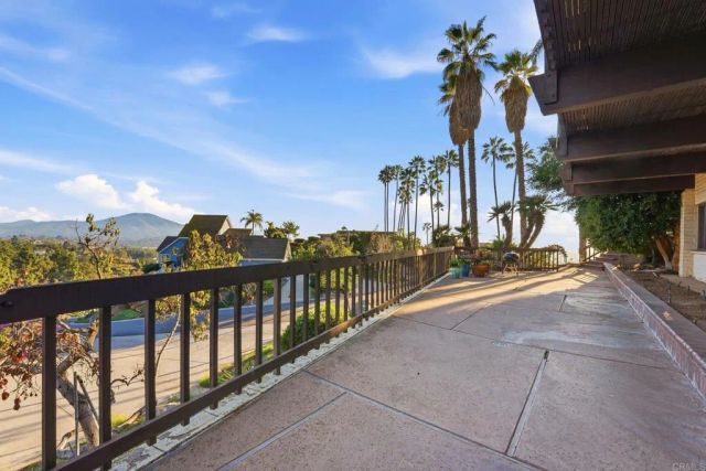 9902 Heavenly Way, La Mesa, CA 91941