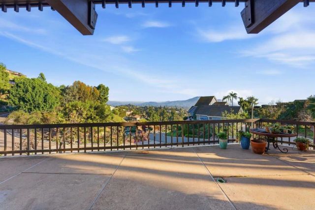 9902 Heavenly Way, La Mesa, CA 91941