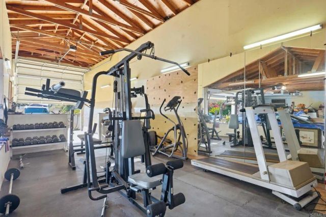 9902 Heavenly Way, La Mesa, CA 91941